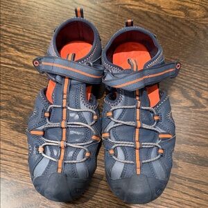 Merrell Kids Closed-Toe Sport Sandals size 4